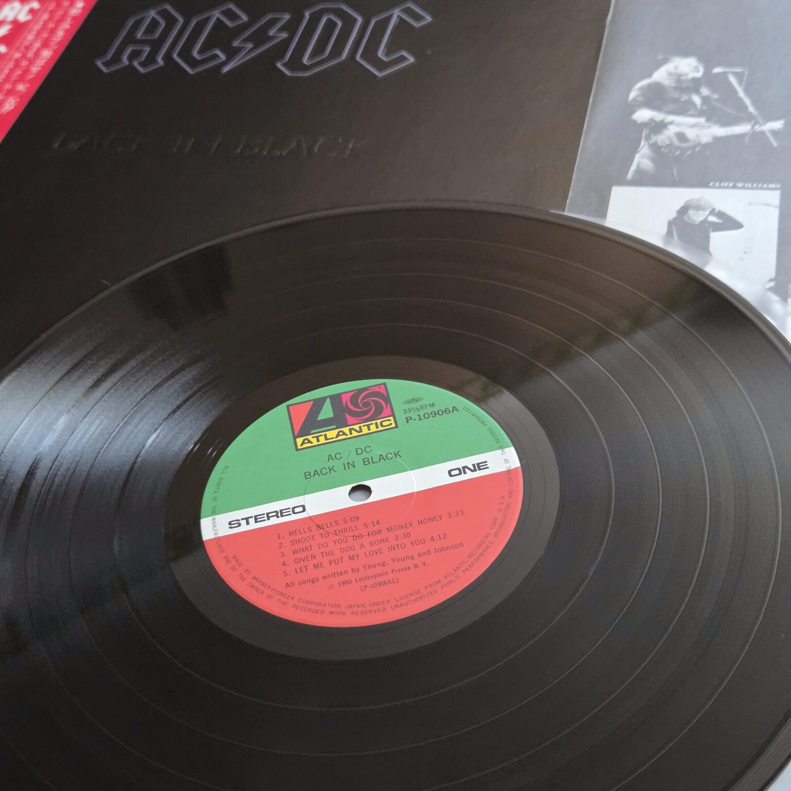 AC/DC – Back In Black Japan First Press LP P-10906A - obrazek 4