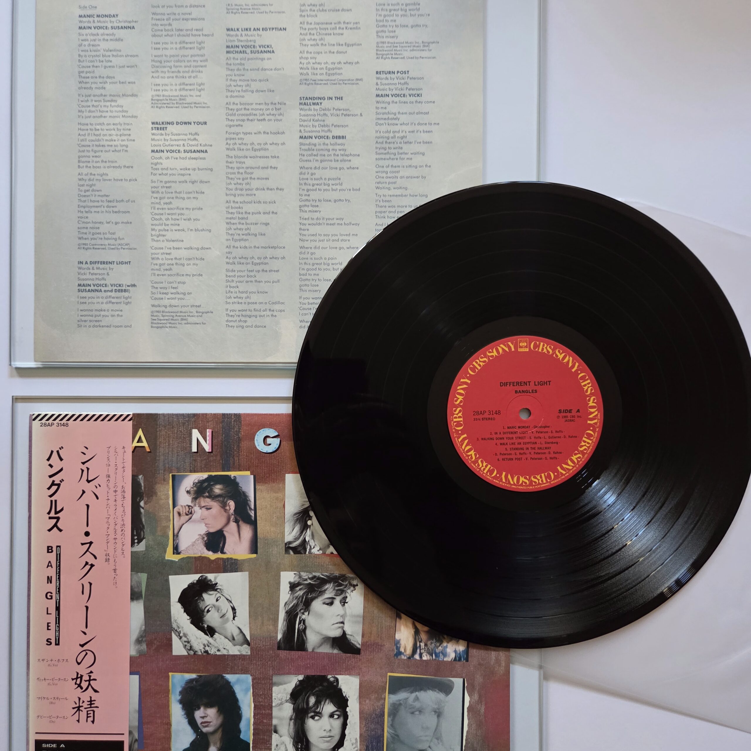 Bangles – Different Light Japan First Press LP 28AP 3148 - obrazek 3